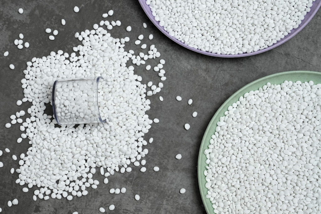 Công thức pha trộn hạt nhựa màu trắng (White Masterbatch) để đạt độ trắng tối ưu và giảm chi phí sản xuất